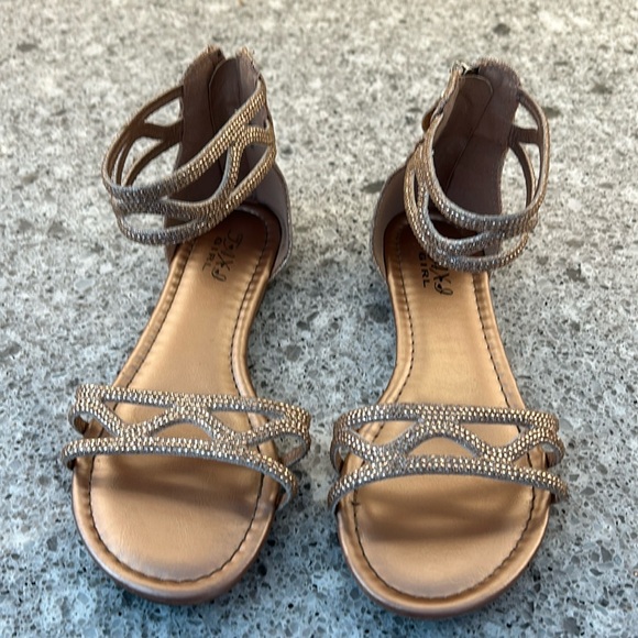 Junior girls dress sandals. Great condition. Worn a couple of times. - Picture 1 of 5